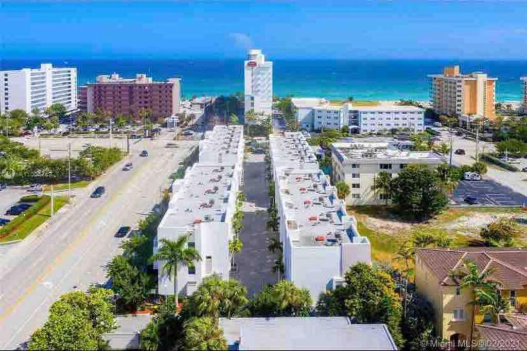Across The Ocean Few Steps To Beach Contemporary Three Bedroom Townhouse Pompano Beach Eksteriør bilde