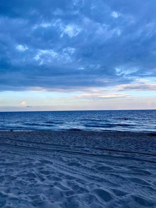 Across The Ocean Few Steps To Beach Contemporary Three Bedroom Townhouse Pompano Beach Eksteriør bilde
