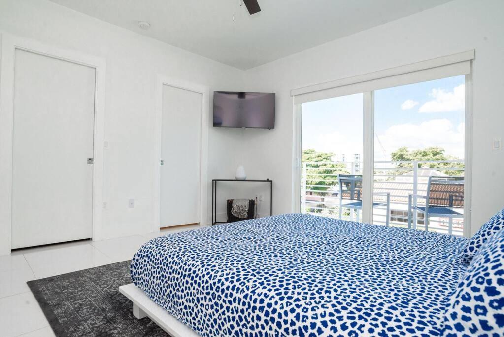 Across The Ocean Few Steps To Beach Contemporary Three Bedroom Townhouse Pompano Beach Eksteriør bilde