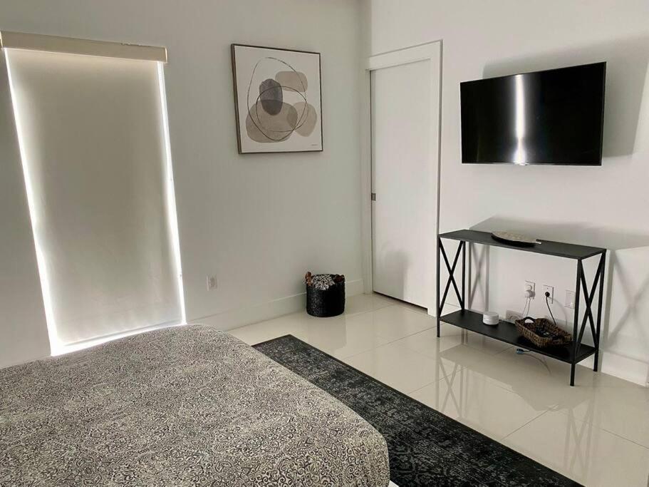 Across The Ocean Few Steps To Beach Contemporary Three Bedroom Townhouse Pompano Beach Eksteriør bilde