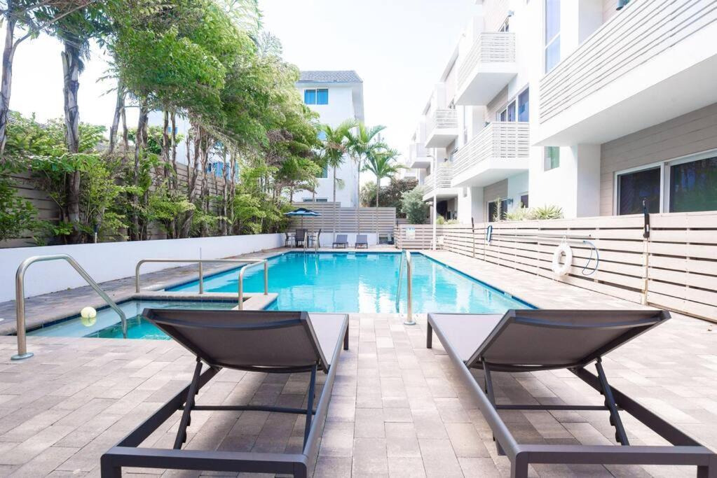Across The Ocean Few Steps To Beach Contemporary Three Bedroom Townhouse Pompano Beach Eksteriør bilde