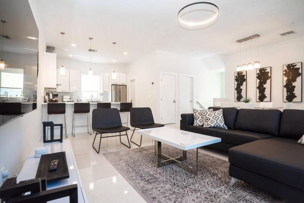 Across The Ocean Few Steps To Beach Contemporary Three Bedroom Townhouse Pompano Beach Eksteriør bilde